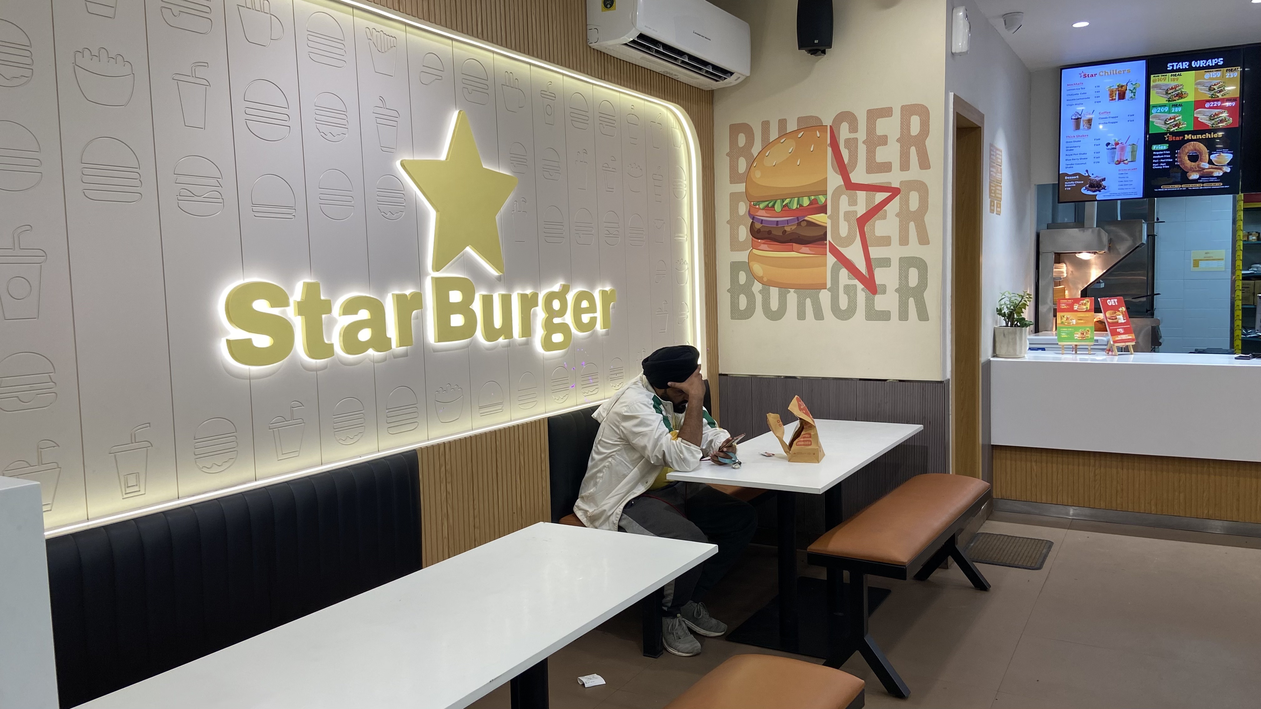 Star Burger on Great Eastern Road, Raipur